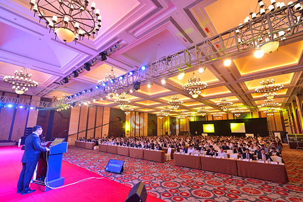 2016全国汽车物流行业年会隆重召开 sunbet申搏荣获“第三届汽车物流行业特别突出贡献企业”奖