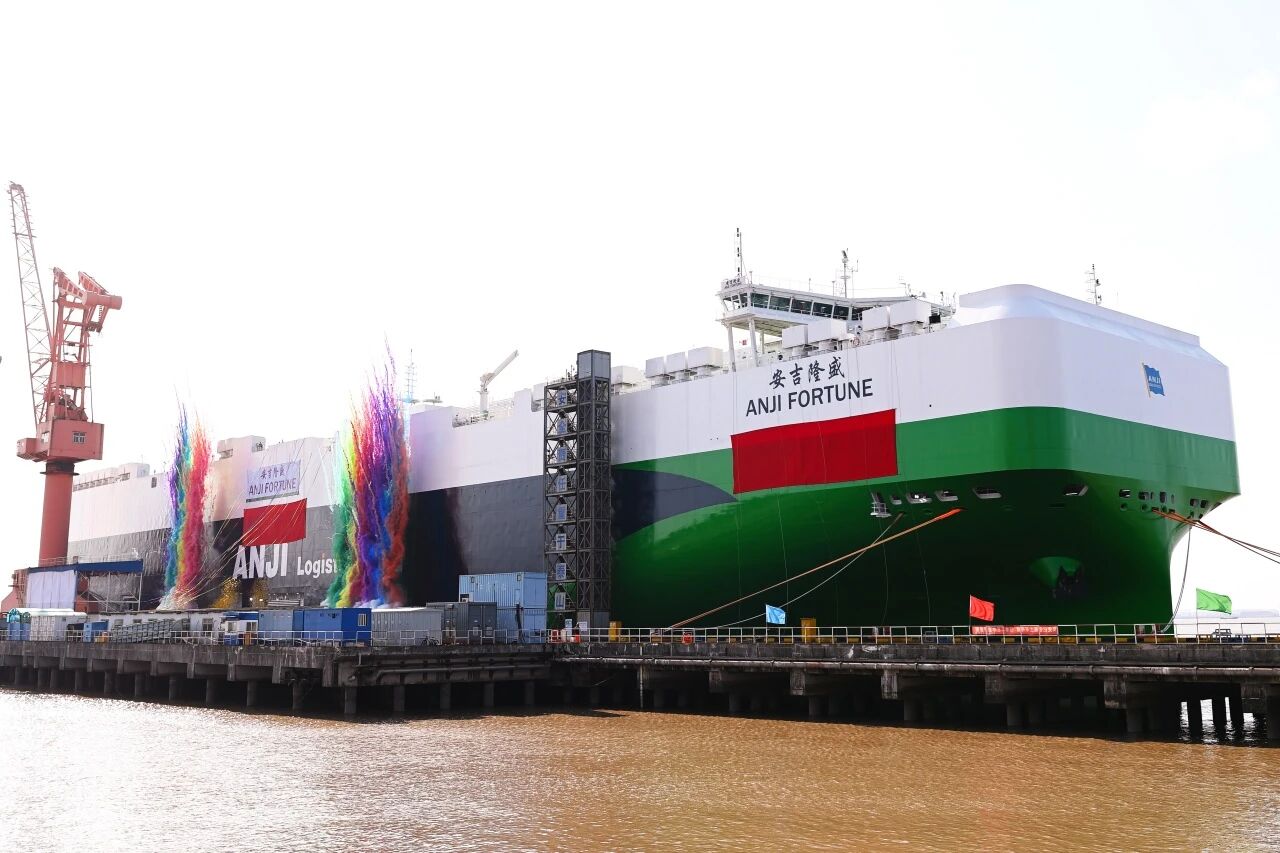 今年第八艘！9500车位滚装船“sunbet申搏隆盛”轮入列，sunbet申搏自营船队硬核护航“中国智造”